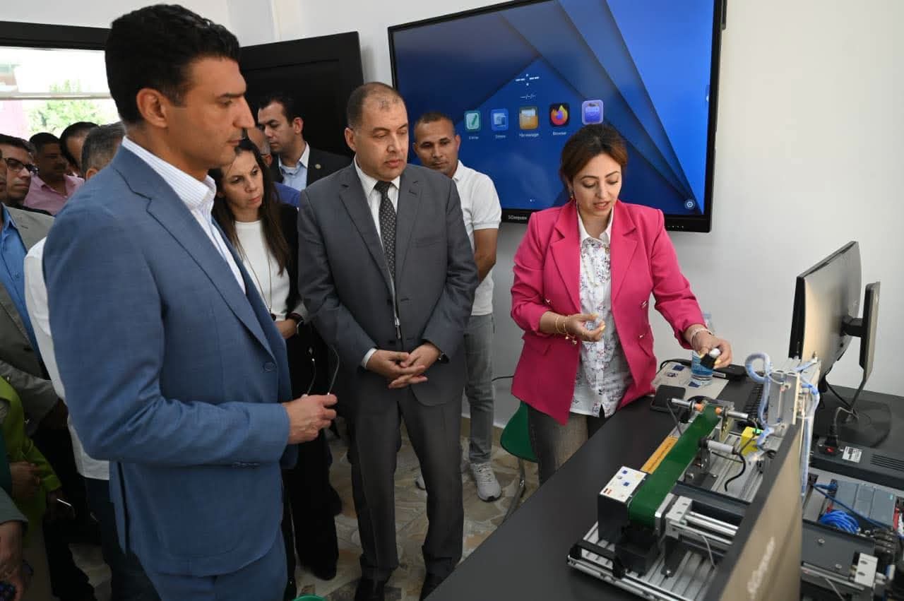 وزير الصناعة ومحافظ الشرقية يبحثان مع جمعية مستثمري العاشر من رمضان تحديات المصنعين بالمنطقة وسبل تذليلها بالتعاون مع المحافظة