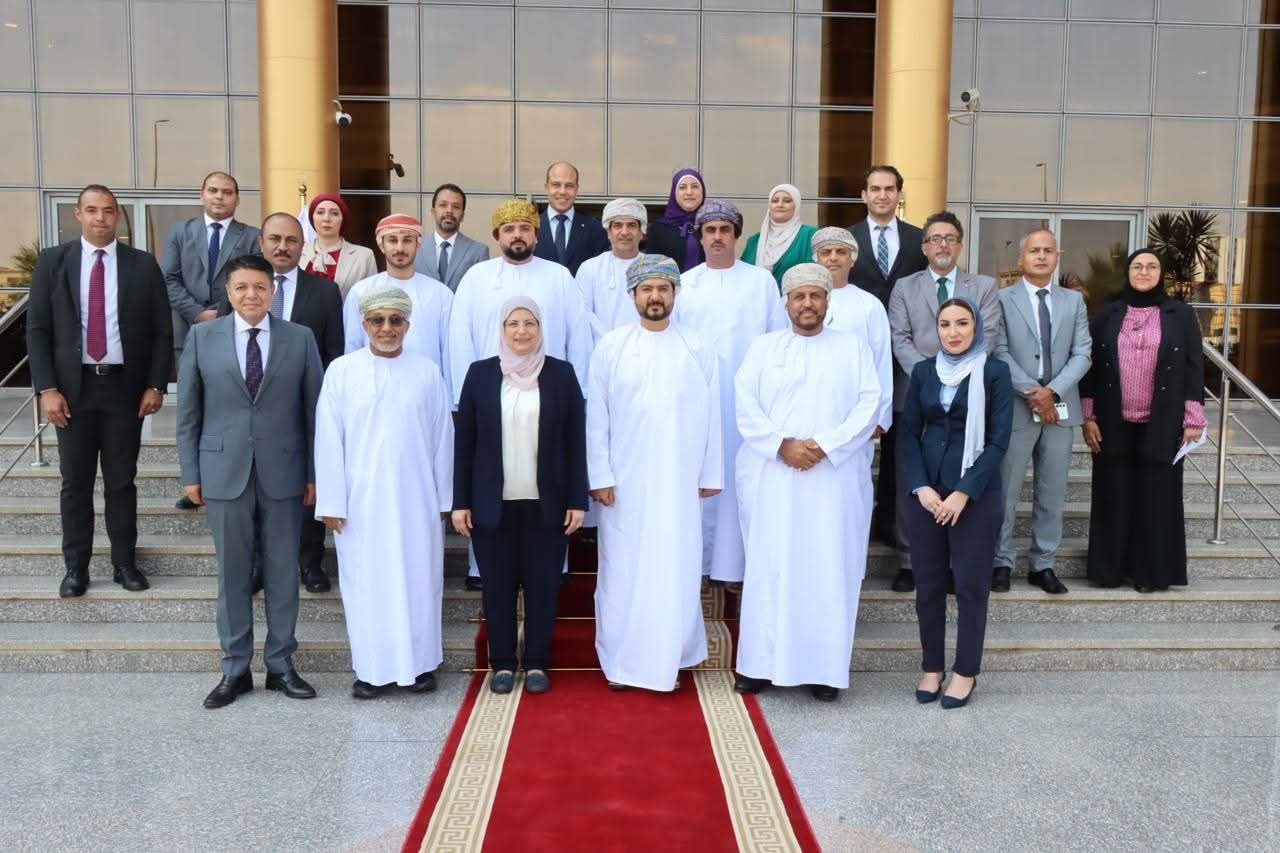 دعما للتكامل الصناعي والاطلاع على التجربة المصرية في تطوير وإدارة المناطق الصناعية  رئيس التنمية الصناعية تستقبل وفداً عُمانياً رفيع المستوى وتستعرض مجالات التعاون بين البلدين